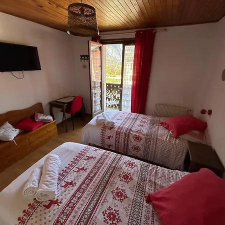 Les Tilleuls Au Biot Hotel *